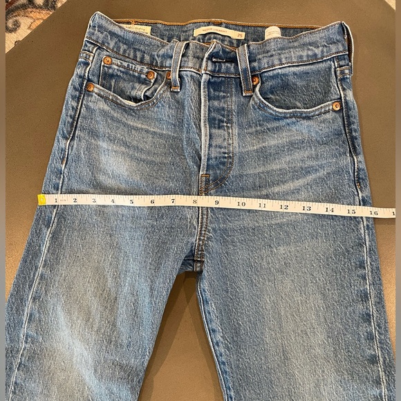 Levis Wedgie Straight Jean - Picture 6 of 7